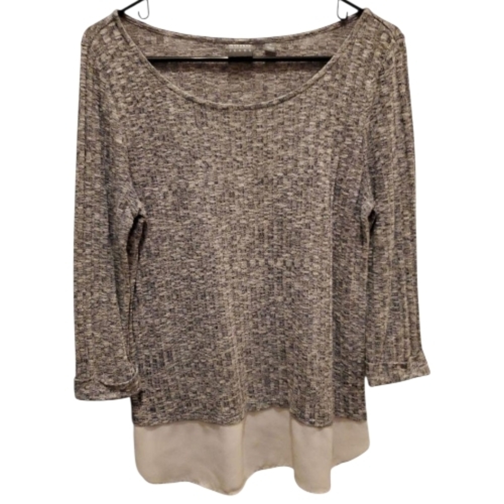 Soho Two-Tone Gray Knit Long Sleeve Top with Cream Hem